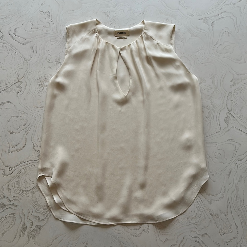 L'agence XS ivory Abella 100% Silk Relaxed Fit Sleeveless Keyhole Blouse